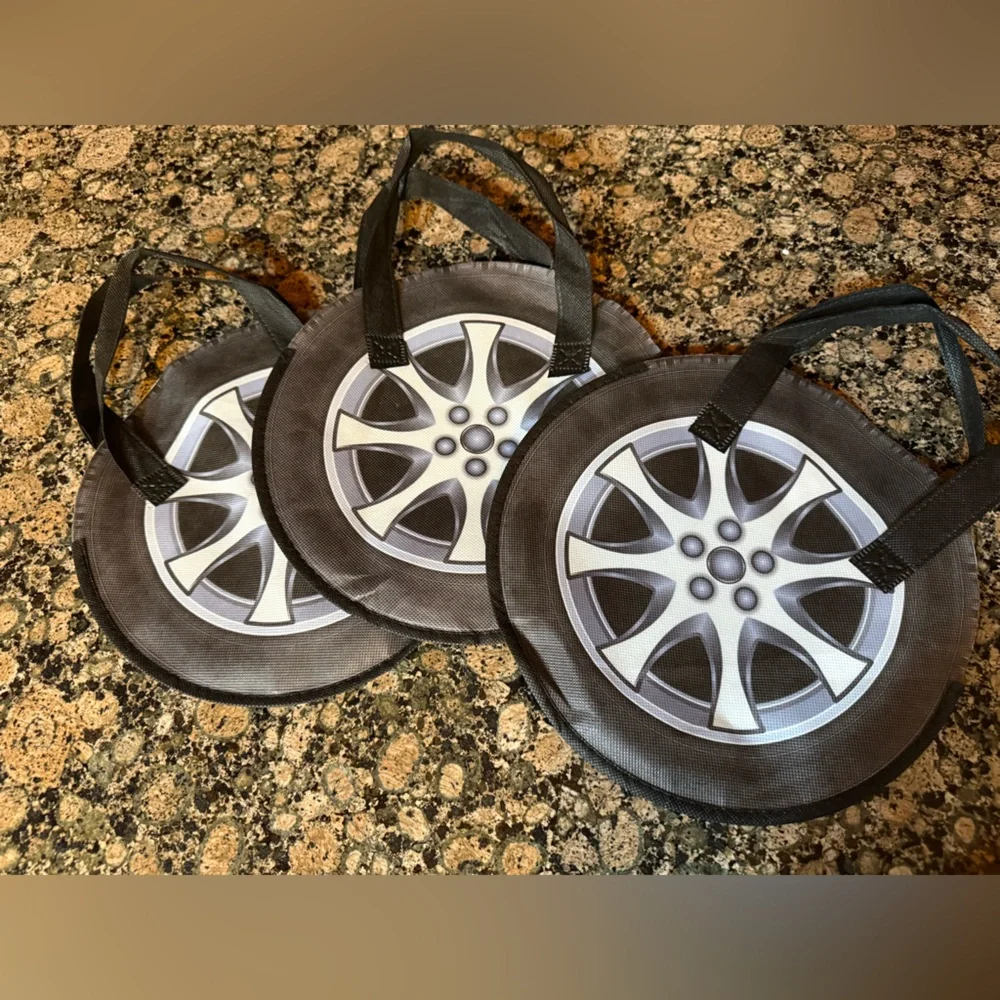 Amazon Wheel Design Party Favor Bags - Black and White